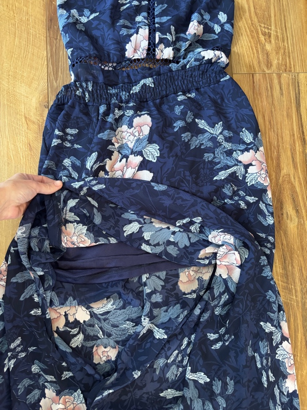 5/$25🌼 Navy Floral Halter Maxi Dress with Slit perfect for summer wedding - Picture 12 of 13